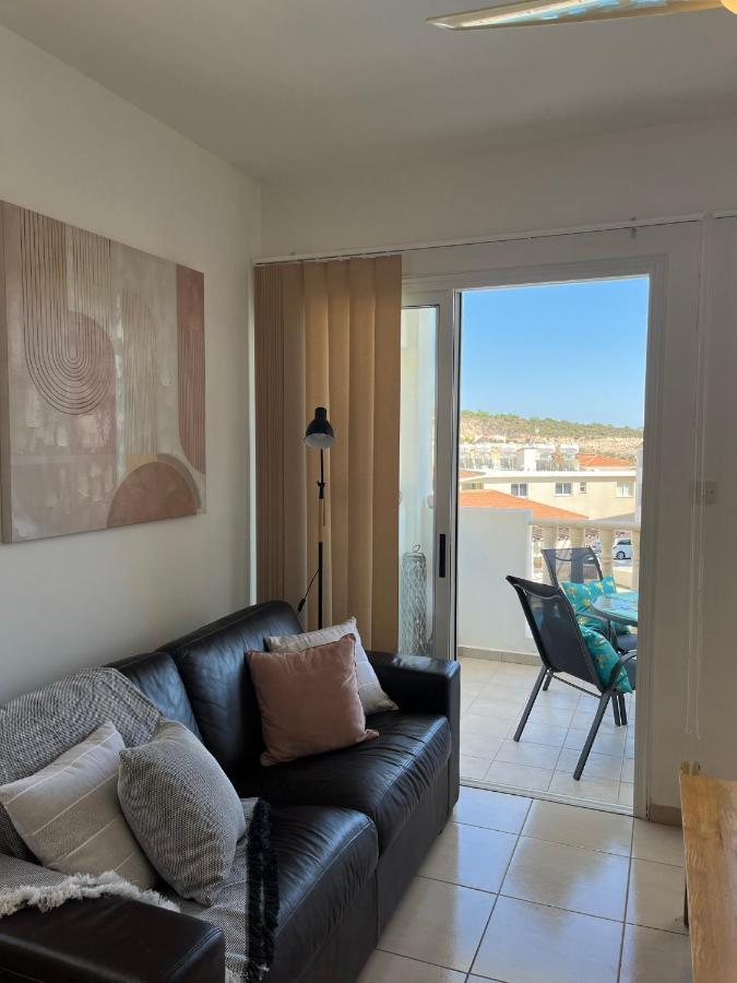 Beautiful 2 Bed Apartment In Peyia Valley, Paphos Ngoại thất bức ảnh